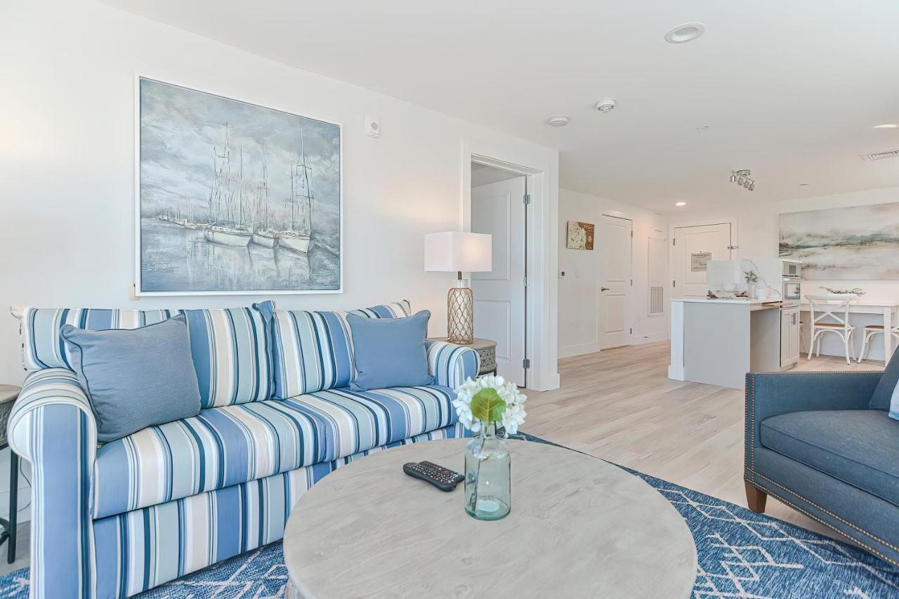 Downtown Plymouth Waterfront Luxury Condos Exterior foto